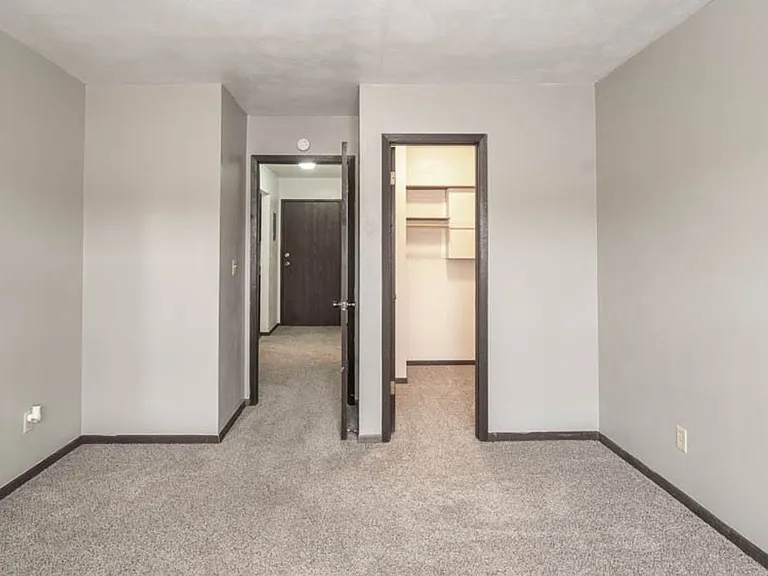 3419-3421 Kingswood Pl — Photo 4
