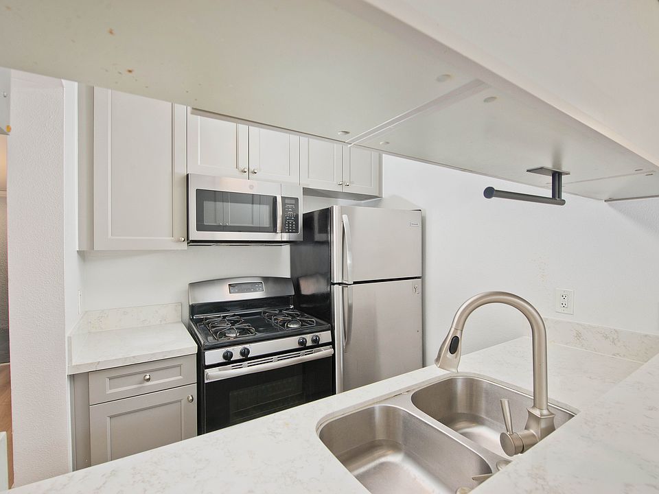 1st image of 1350 Kelton Ave APT 107