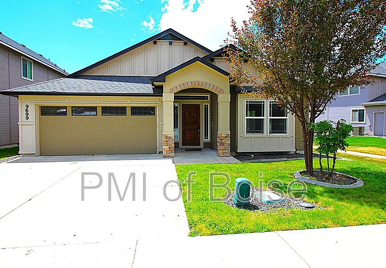 9699 W Montebello Dr — Photo 1
