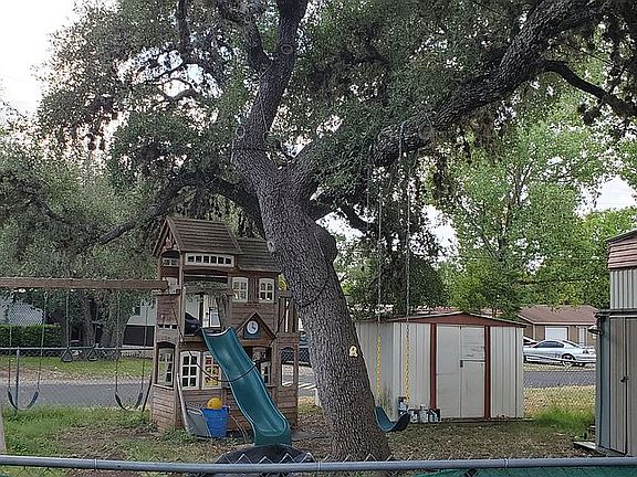 4th image of 113 Green Meadow Dr S
