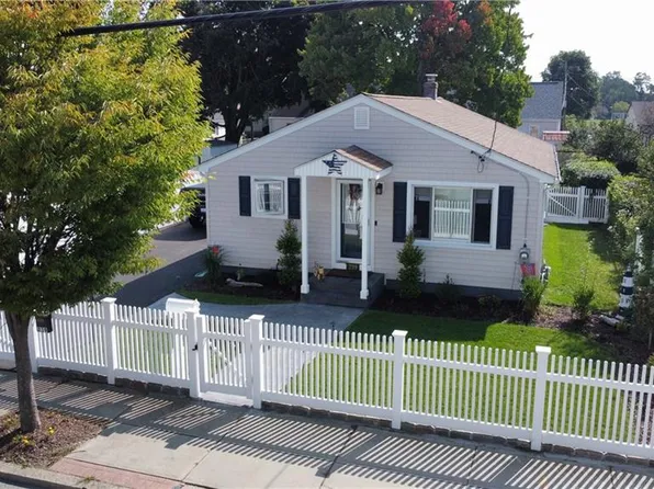 239 Columbus Ave, Pawtucket, RI 02861