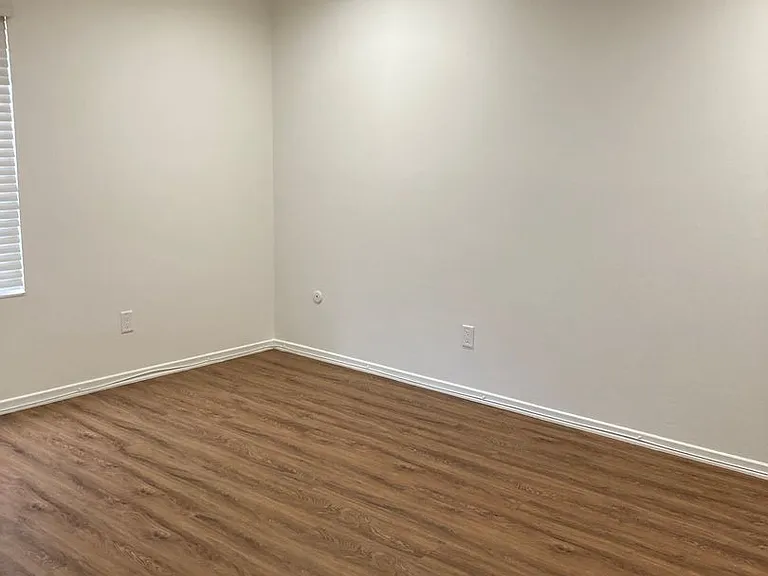 130 W Mountain St — Photo 12
