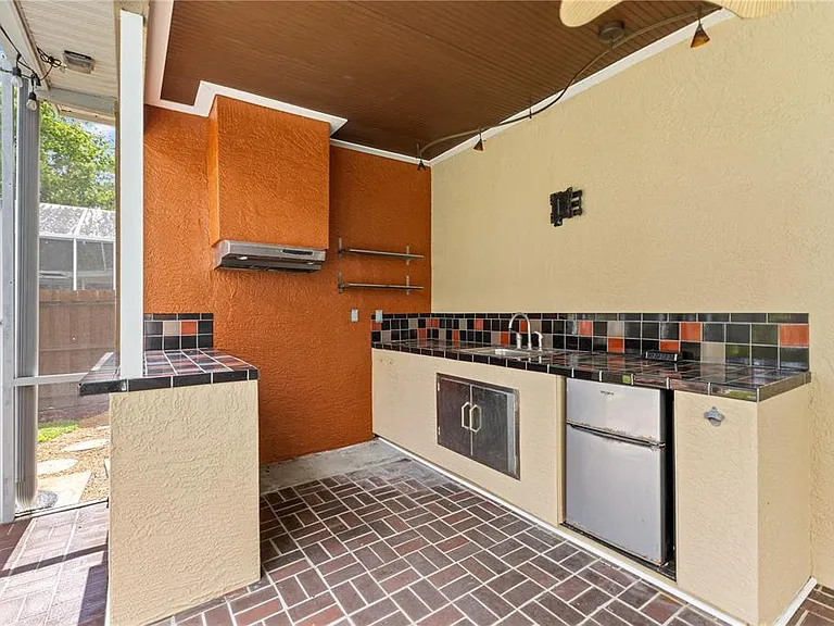 9307 Poplar Creek Ct — Photo 42