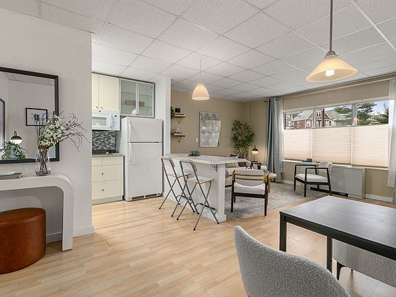 4th image of 22 Chestnut Pl APT M3