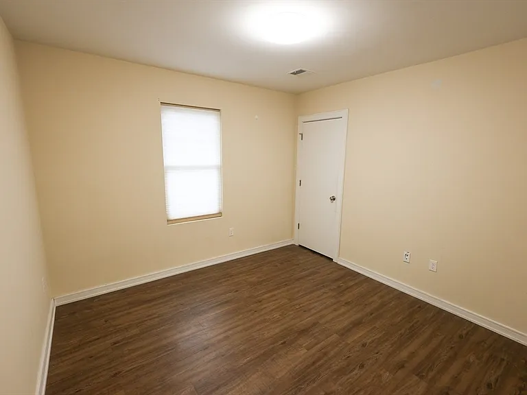 332 Talbot Ave #5 — Photo 12