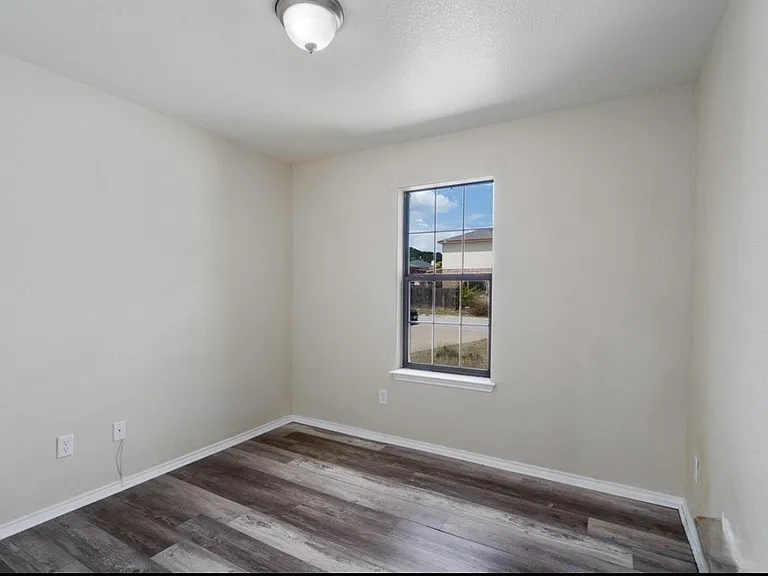 1205 Marlee Cir — Photo 5