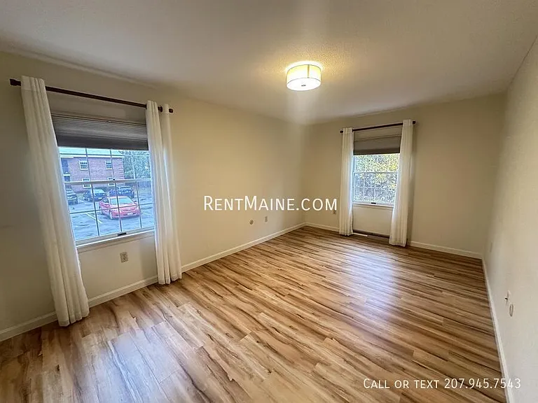 27G Longrale Park — Photo 12