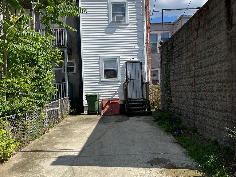 54 N Morley St — Photo 10