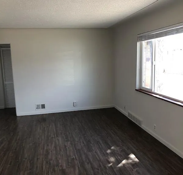 1470 Elmira St — Photo 3