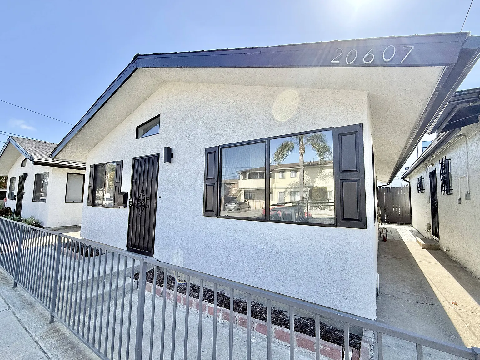 3 bed, 1000 sqft, $3,100 — Photo 3