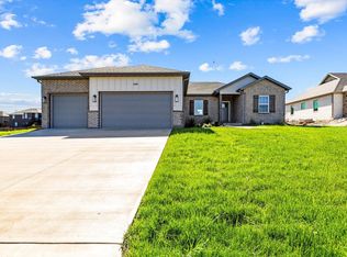 694 Wright St, Willard, MO 65781
