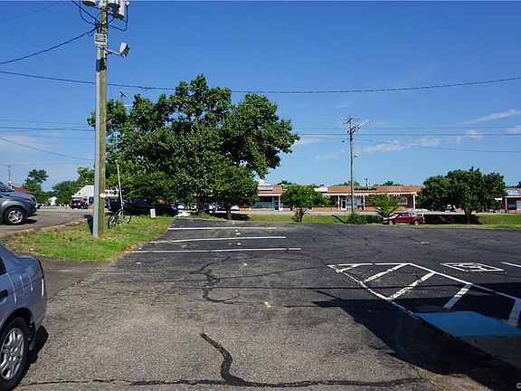 3rd image of 1807 Broad Rock Blvd