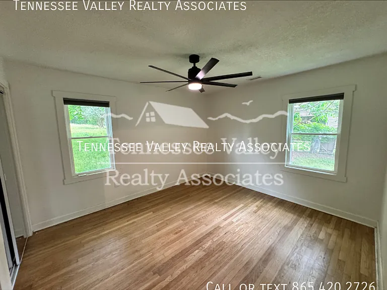 3919 Beverly Pl — Photo 9