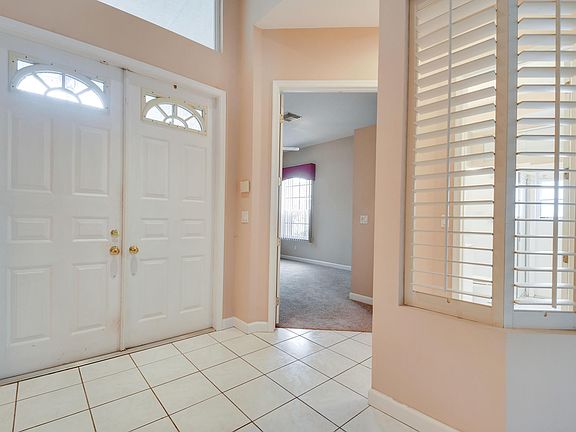 4th image of 636 SW Lake Charles Cir