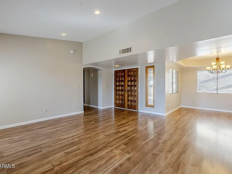 7707 S Kenwood Ln — Photo 11