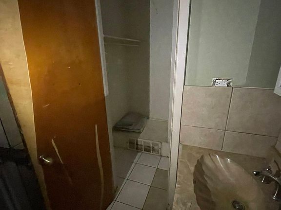 4th image of 1809 Nathan Dr #D