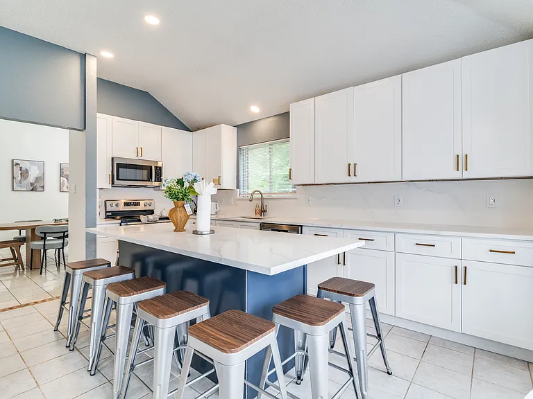 6105 Cypress Dr — Photo 10