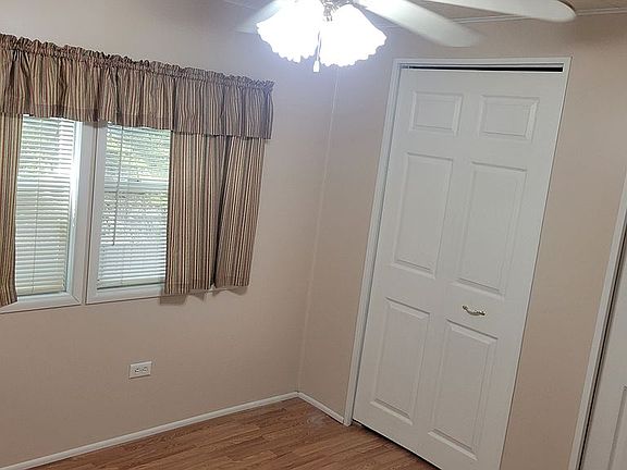 4th image of 25935 Kings Ln