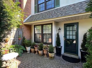 255 Lowrys Ln #B14, Bryn Mawr, PA 19010