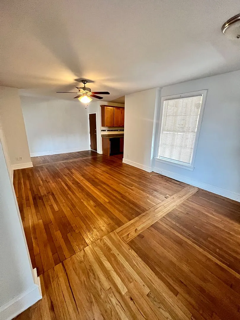 1121 W Grace St — Photo 2