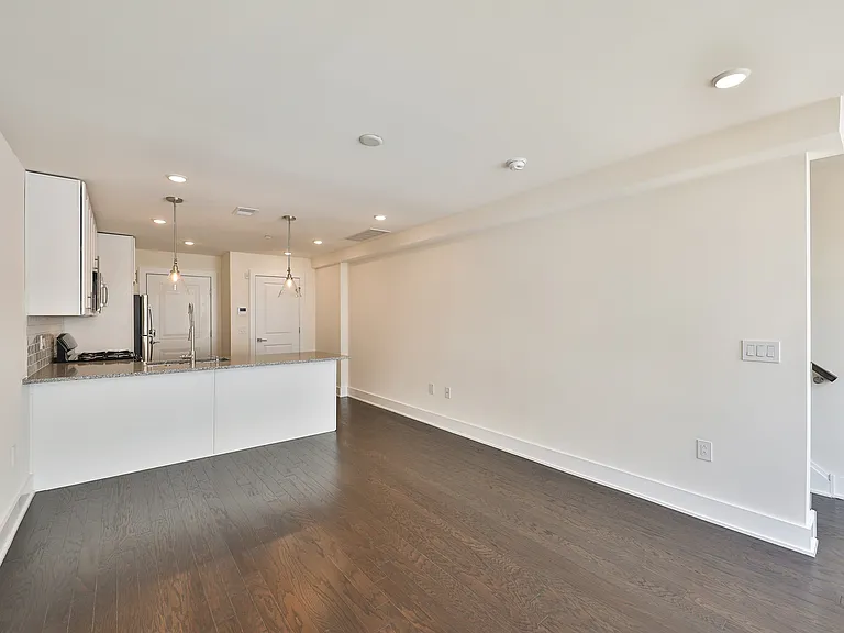 2602 Emerald St #3 — Photo 7