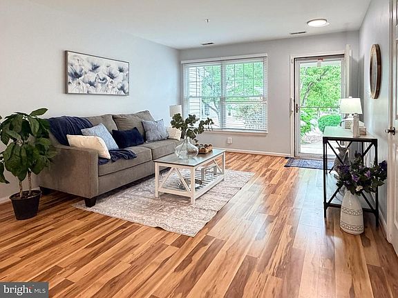 5th image of 2627 Compass Dr