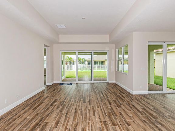 5th image of 11760 SW Crestwood Cir