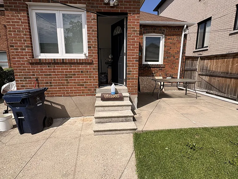 55 Hartley Ave #MAIN — Photo 24