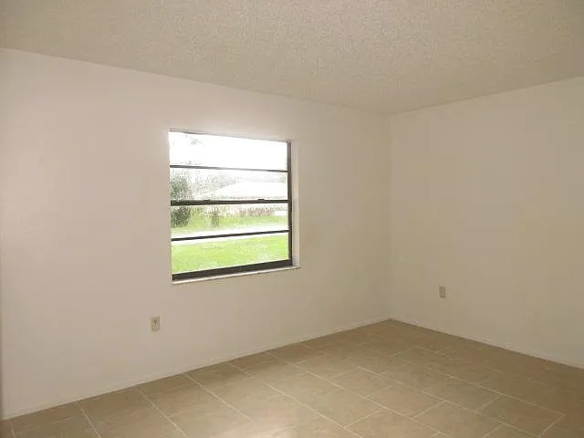11348 Linden Dr — Photo 12