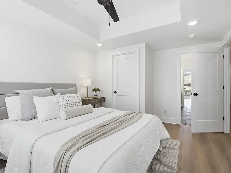 3963 Clifton Ave — Photo 15