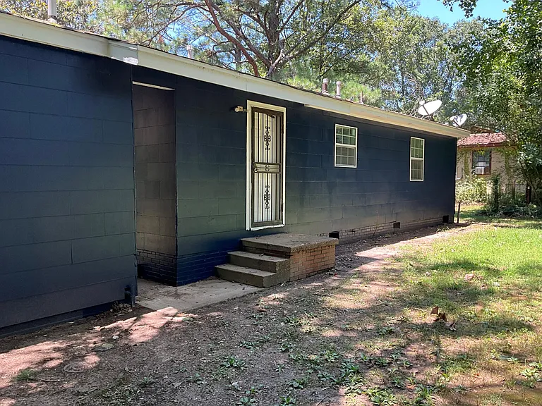 3056 Woodview Dr — Photo 11