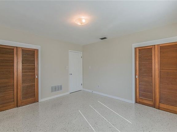 4th image of 3135 30th Ave N