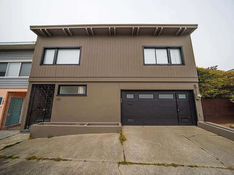 Marietta Dr — Photo 9