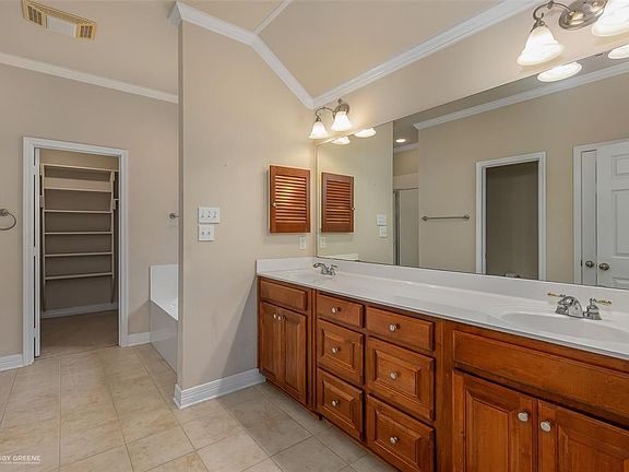 2nd image of 4001 Wilderness Ln
