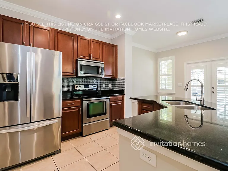 7571 Tamarind Ave — Photo 5