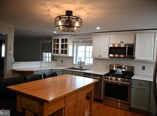 9024 Ashton Rd, Philadelphia, PA 19136