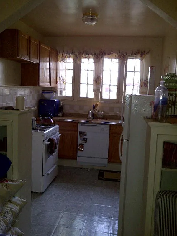 Building Photo - 1435 W Albion Ave #3