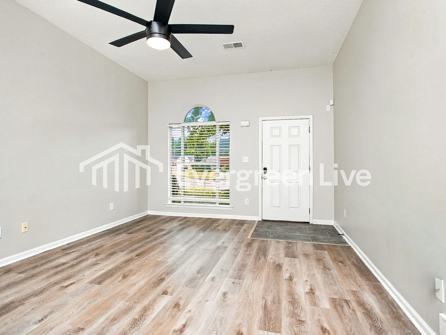 3 bed, 2.0 bath, 1711 sqft, $1,395 — Photo 3