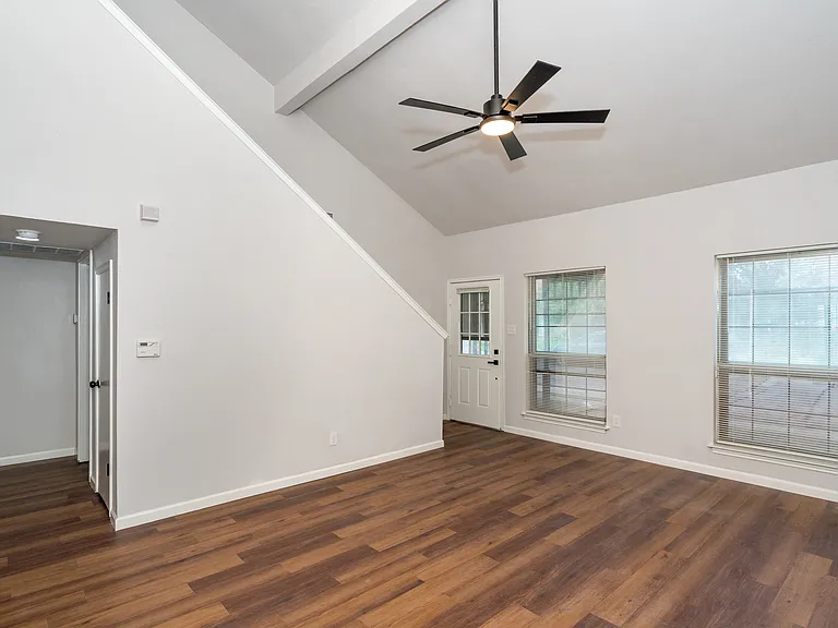 731 Garden Meadow Dr — Photo 2
