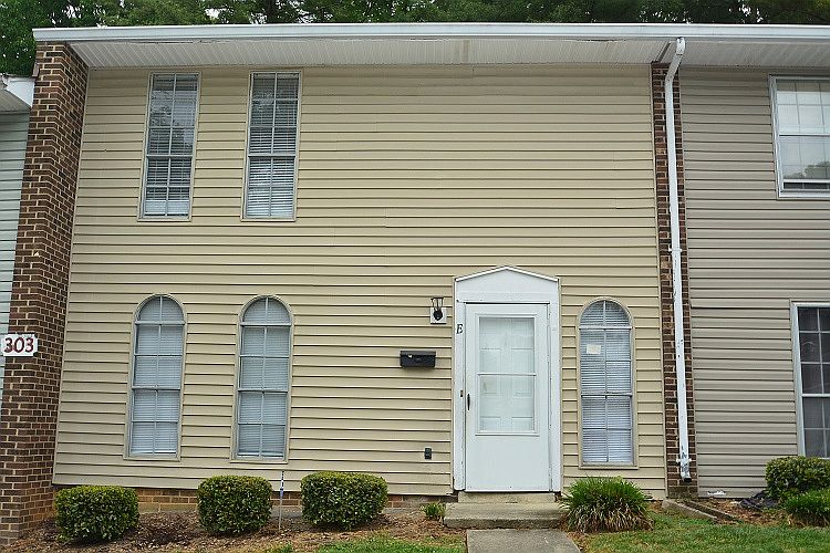 1st image of 303 E Montcastle Dr