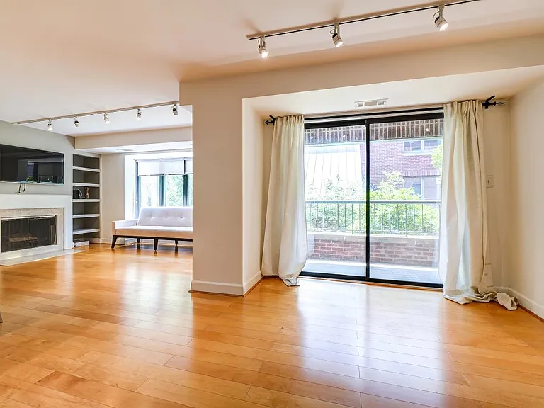 1080 Wisconsin Ave NW #2019 — Photo 8