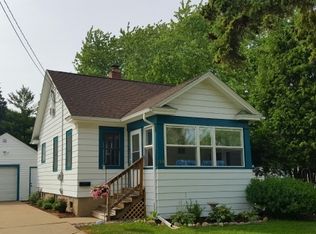 1306 S Irwin Ave, Green Bay, WI 54301