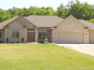 N9160 Bastian Rd, Brillion, WI 54110