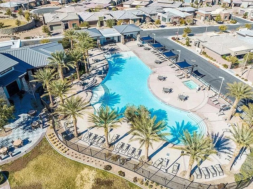 Regency Clubhouse - outdoor pool