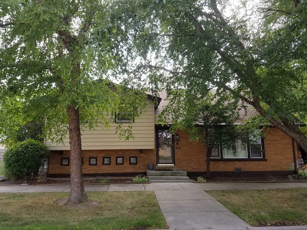 8001 Major Ave photo 1