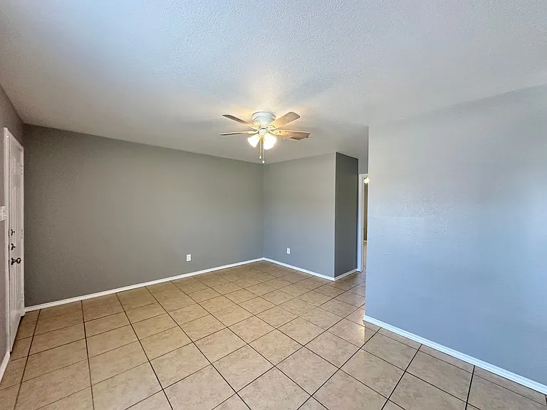 1704 Spring Rose Cir — Photo 23