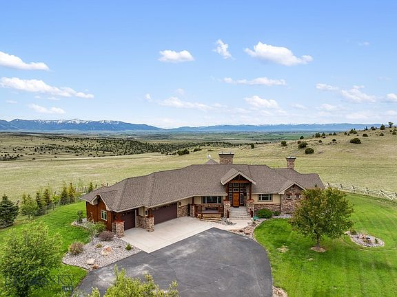 2nd image of 330 Yucca Pass Rd