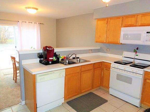 3rd image of 928 Ainsley Dr #928