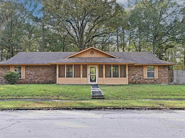 6812 White Oak Cv, White Hall, AR 71602