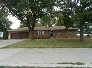 415 Easy St, Winthrop, IA 50682